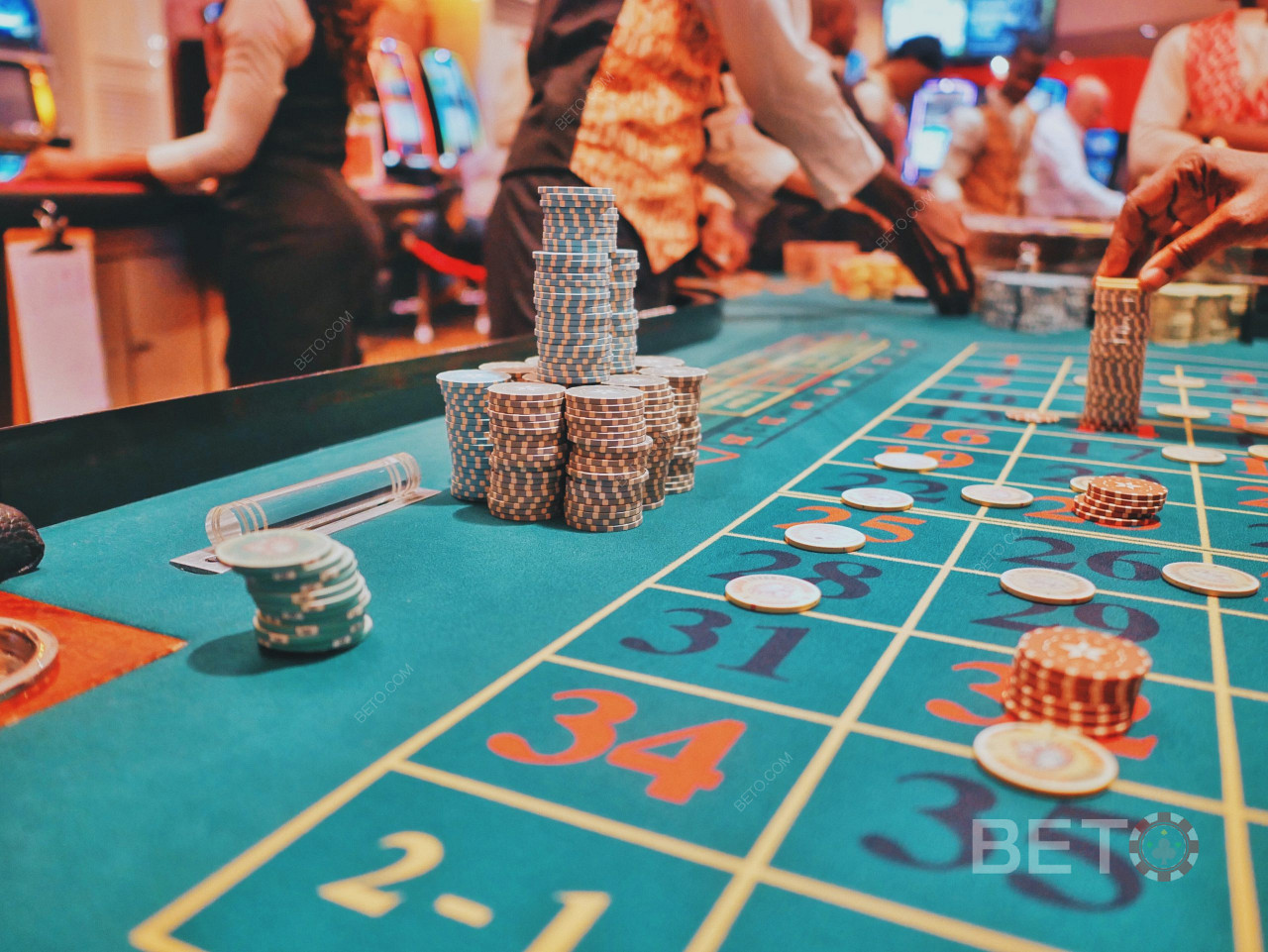 888 是市场上最好的赌场运营商之一。玩二十一点和其他游戏。